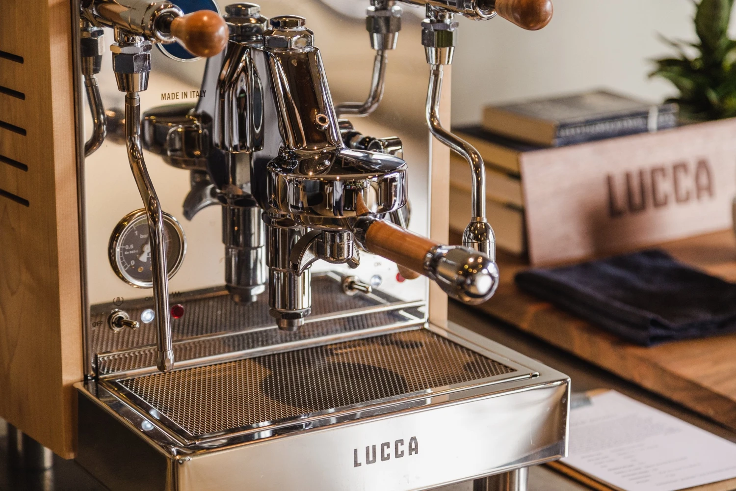 Clive Wood Shop Accessories Style 7 Wood Spouted Portafilter 10 Clive Wood Shop Accessories Style 7 Wood Spouted Portafilter